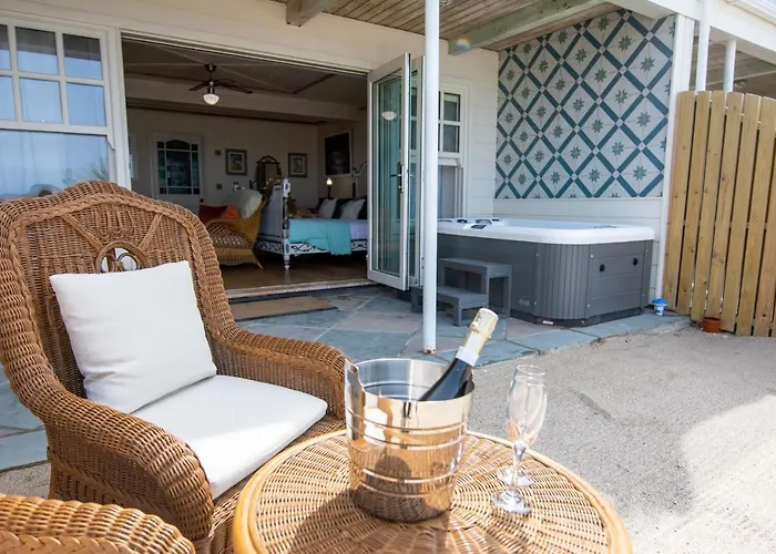 Tolcarne Beach Colonial Restaurant And Rooms Newquay 