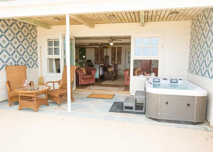 Tolcarne Beach Colonial Restaurant And Rooms Newquay 